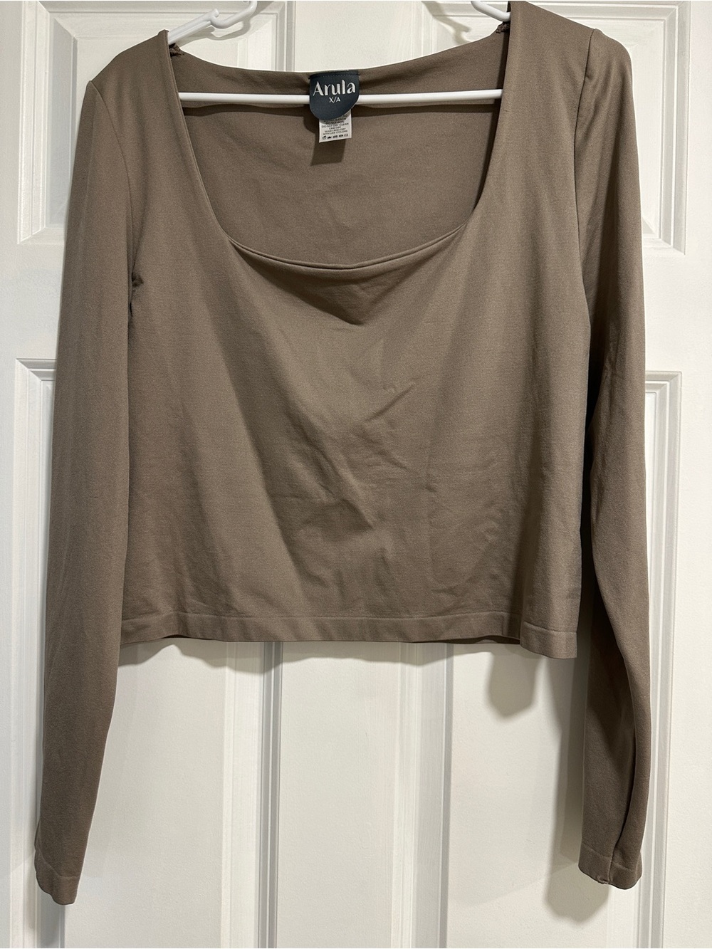 ARULA Long Sleeve Scoop Neck Top in Taupe Brown